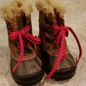 Gap Toddler boys size 6 snow boots